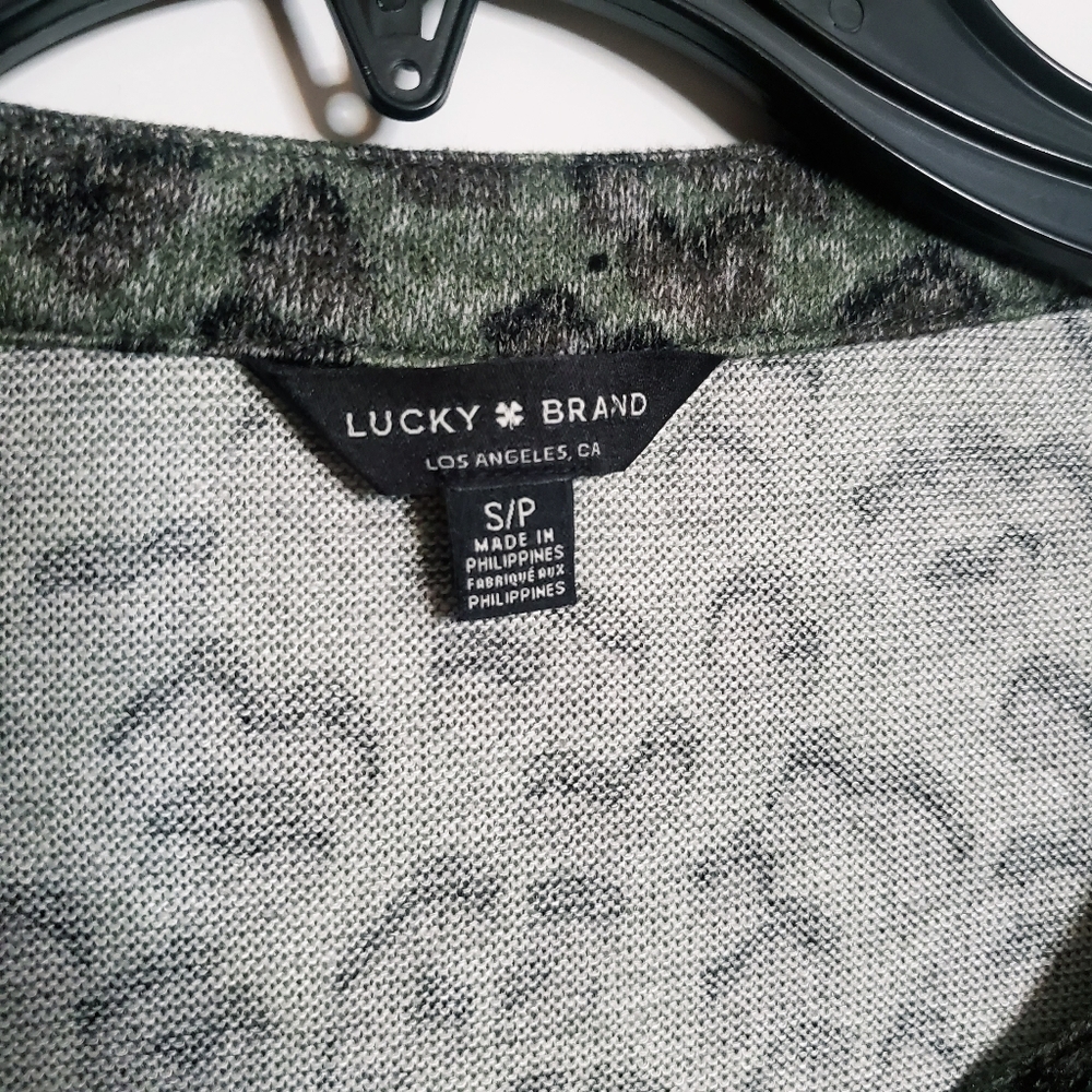 Lucky Brand long sleeve soft henley top high low hem Animal Print size small new - Picture 4 of 7